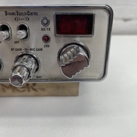 Vintage Uniden PC68XL 40CH CB Radio Powers On No mic - Picture 4 of 11